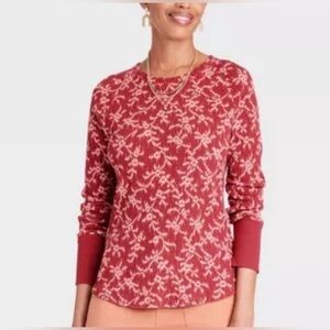 NWT Knox Rose Red Fitted Sweatshirt with Floral Design